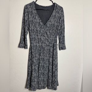 Garnet‎ Hill Navy White Chevron Print Stretch Wrap Dress Size M TENCEL®